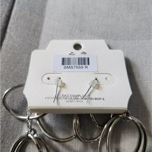 Mia Collection Chain Necklace and earrings set Silver - Picture 3 of 3